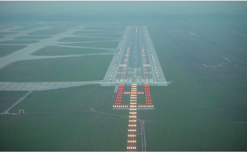 هواپیماها چطور در شرایط آب و هوایی بد مثل مه،غبار و …. دقیقا در ابتدای باند فرود می آیند؟