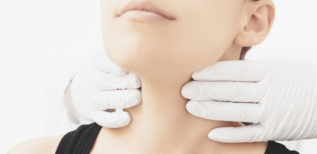 کم کاری تیروئید چیست؟ علایم، دلایل و درمان آن