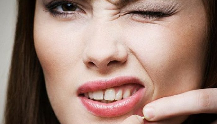 ترکاندن جوش‌ها ممنوع!